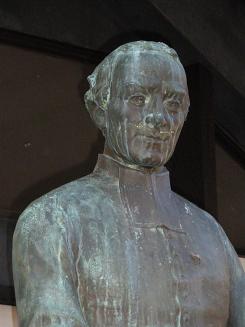 Détail de la statue de l'abbé Join-Lambert